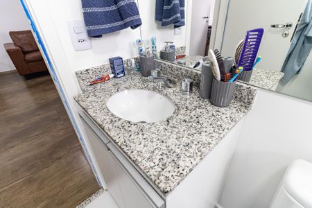 Apartamento à venda com 67m², 2 quartos e 1 vaga Apartamento à venda com 67m², 2 quartos e 1 vagaBanheiro Social