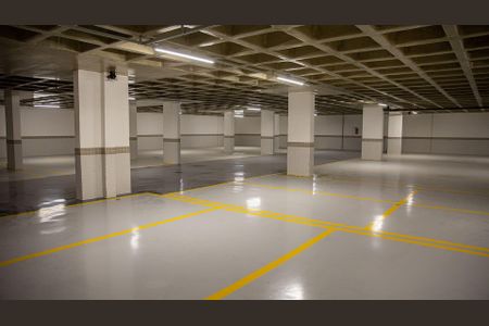 Apartamento à venda com 164m², 3 quartos e 2 vagas Apartamento à venda com 164m², 3 quartos e 2 vagasEstacionamento