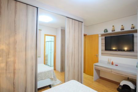 Casa à venda com 171m², 3 quartos e 2 vagasSuíte