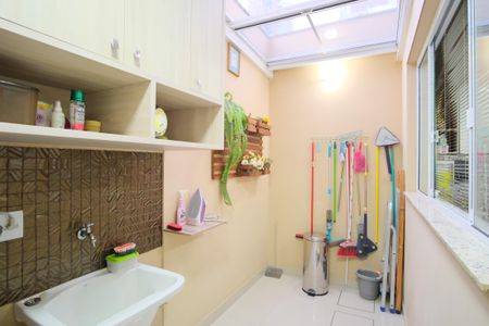 Casa à venda com 171m², 3 quartos e 2 vagasÁrea de Serviço