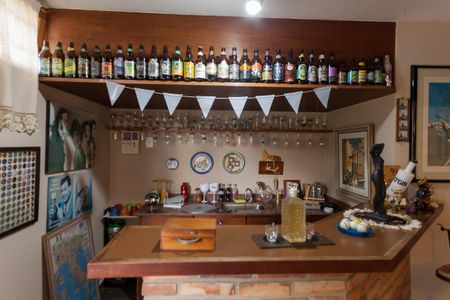 Casa à venda com 580m², 4 quartos e 3 vagas Casa à venda com 580m², 4 quartos e 3 vagasadega