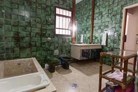 Casa à venda com 580m², 4 quartos e 3 vagas Casa à venda com 580m², 4 quartos e 3 vagasbanheiro suite 2