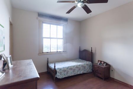 Casa à venda com 580m², 4 quartos e 3 vagas Casa à venda com 580m², 4 quartos e 3 vagassuite 3