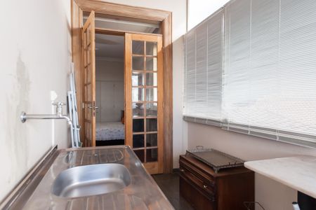 Casa à venda com 580m², 4 quartos e 3 vagas Casa à venda com 580m², 4 quartos e 3 vagasvarada suite 2