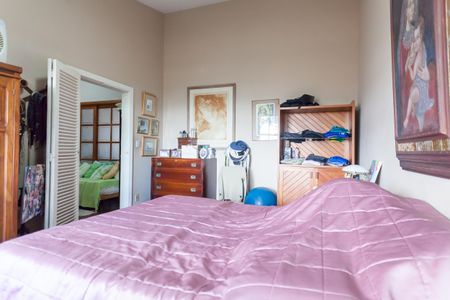 Casa à venda com 580m², 4 quartos e 3 vagas Casa à venda com 580m², 4 quartos e 3 vagassuite 1