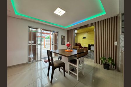 Casa à venda com 150m², 4 quartos e 1 vaga Casa à venda com 150m², 4 quartos e 1 vagaCozinha