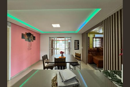 Casa à venda com 150m², 4 quartos e 1 vaga Casa à venda com 150m², 4 quartos e 1 vagaCozinha