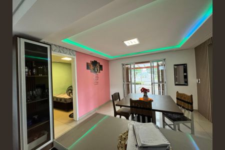 Casa à venda com 150m², 4 quartos e 1 vaga Casa à venda com 150m², 4 quartos e 1 vagaCozinha