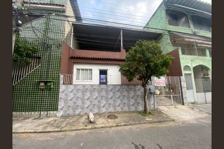 Casa à venda com 162m², 2 quartos e 1 vagaFachada e Placa
