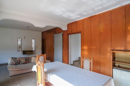 Casa à venda com 280m², 5 quartos e 3 vagasSala