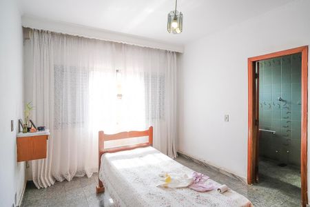 Casa à venda com 280m², 5 quartos e 3 vagasSuíte