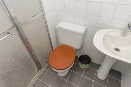 Apartamento à venda com 55m², 2 quartos e sem vaga Apartamento à venda com 55m², 2 quartos e sem vagaBanheiro