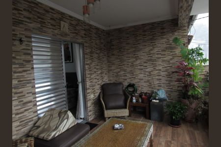 Casa à venda com 242m², 4 quartos e 4 vagasVaranda