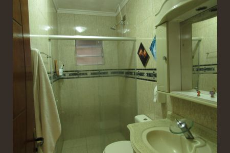 Casa à venda com 242m², 4 quartos e 4 vagasBanheiro 1