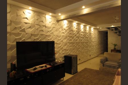 Casa à venda com 242m², 4 quartos e 4 vagasSala