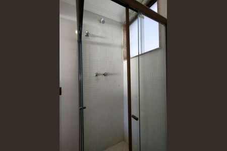 Casa à venda com 363m², 3 quartos e 4 vagasSuíte 2 Banheiro