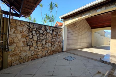 Casa à venda com 363m², 3 quartos e 4 vagas Casa à venda com 363m², 3 quartos e 4 vagasQuintal