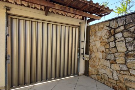 Casa à venda com 363m², 3 quartos e 4 vagas Casa à venda com 363m², 3 quartos e 4 vagasQuintal