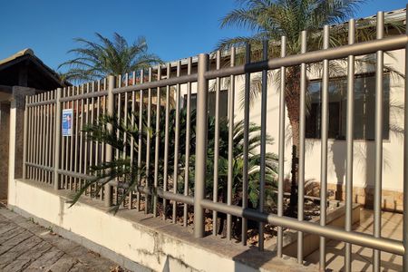 Casa à venda com 363m², 3 quartos e 4 vagas Casa à venda com 363m², 3 quartos e 4 vagasPlaca