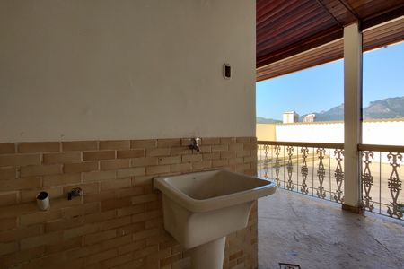 Casa à venda com 363m², 3 quartos e 4 vagas Casa à venda com 363m², 3 quartos e 4 vagasÁrea de Serviço