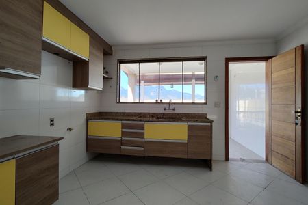 Casa à venda com 363m², 3 quartos e 4 vagas Casa à venda com 363m², 3 quartos e 4 vagasCozinha