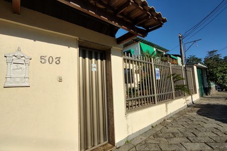 Casa à venda com 363m², 3 quartos e 4 vagas Casa à venda com 363m², 3 quartos e 4 vagasFachada