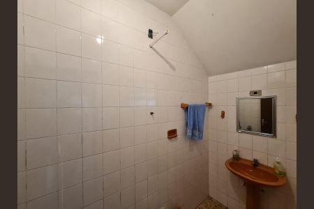 Casa à venda com 492m², 2 quartos e 5 vagas Casa à venda com 492m², 2 quartos e 5 vagasBanheiro Social 2