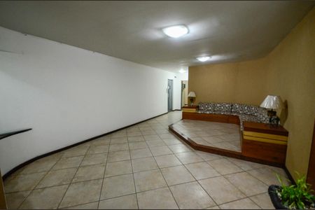 Apartamento à venda com 77m², 3 quartos e 1 vaga Apartamento à venda com 77m², 3 quartos e 1 vagaHall