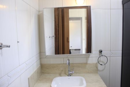 Apartamento para alugar com 65m², 2 quartos e sem vagaBanheiro