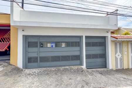 Casa à venda com 148m², 3 quartos e 2 vagasFachada