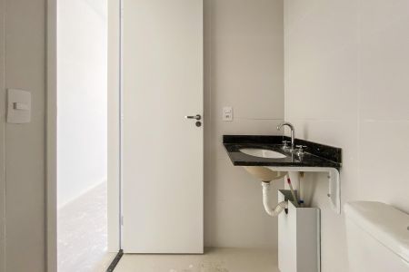 Apartamento à venda com 146m², 3 quartos e 4 vagas Apartamento à venda com 146m², 3 quartos e 4 vagasBanheiro Suíte 03