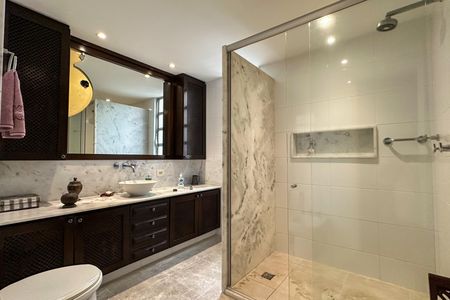 Apartamento para alugar com 237m², 3 quartos e sem vaga Apartamento para alugar com 237m², 3 quartos e sem vagaBanheiro Social