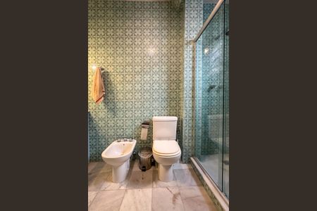Apartamento para alugar com 237m², 3 quartos e sem vaga Apartamento para alugar com 237m², 3 quartos e sem vagaBanheiro Suíte