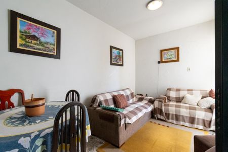 Casa à venda com 300m², 3 quartos e 3 vagas Casa à venda com 300m², 3 quartos e 3 vagascasa 2 / Sala
