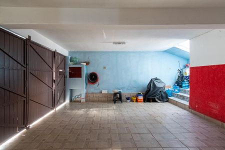 Casa à venda com 300m², 3 quartos e 3 vagas Casa à venda com 300m², 3 quartos e 3 vagasGaragem
