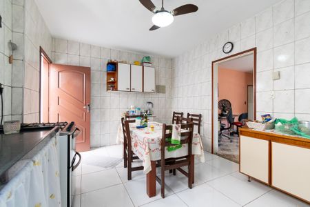 Casa à venda com 300m², 3 quartos e 3 vagas Casa à venda com 300m², 3 quartos e 3 vagasCozinha