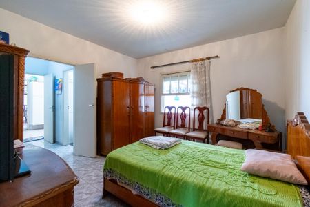 Casa à venda com 300m², 3 quartos e 3 vagas Casa à venda com 300m², 3 quartos e 3 vagascasa 2 / Quarto