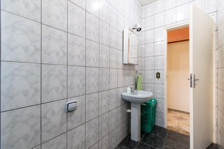 Casa à venda com 300m², 3 quartos e 3 vagas Casa à venda com 300m², 3 quartos e 3 vagasBanheiro Social