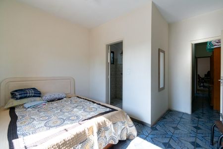 Casa à venda com 300m², 3 quartos e 3 vagas Casa à venda com 300m², 3 quartos e 3 vagasSuíte