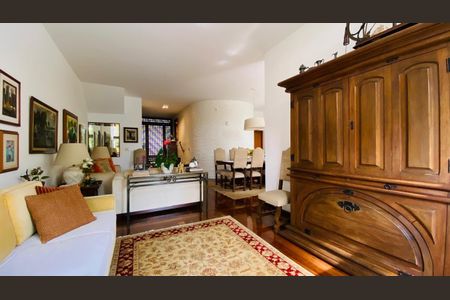 Casa à venda com 380m², 3 quartos e 4 vagasFoto 06