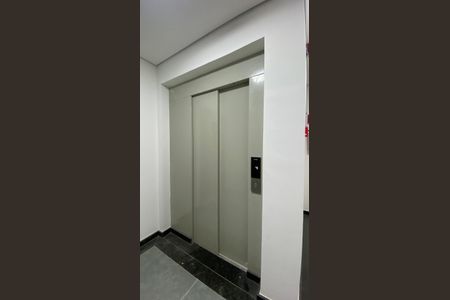 Apartamento à venda com 102m², 2 quartos e 1 vaga Apartamento à venda com 102m², 2 quartos e 1 vagaElevador