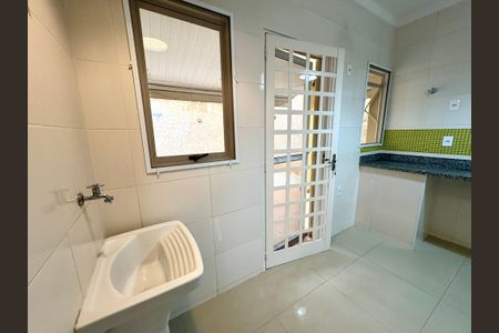 Casa de condomínio à venda com 77m², 2 quartos e 2 vagas Casa de condomínio à venda com 77m², 2 quartos e 2 vagasÁrea de Serviço