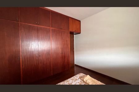 Casa à venda com 376m², 2 quartos e 2 vagasQuarto 2