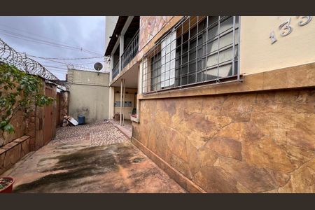 Casa à venda com 376m², 2 quartos e 2 vagasGaragem