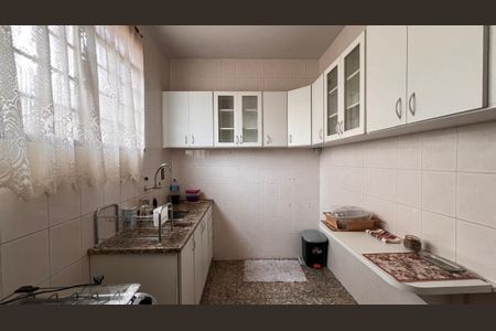 Casa à venda com 376m², 2 quartos e 2 vagasCozinha