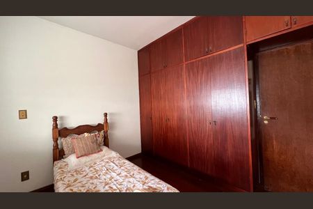 Casa à venda com 376m², 2 quartos e 2 vagasQuarto 2