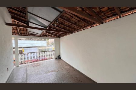 Casa à venda com 376m², 2 quartos e 2 vagasVaranda