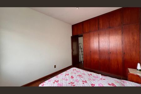 Casa à venda com 376m², 2 quartos e 2 vagasQuarto