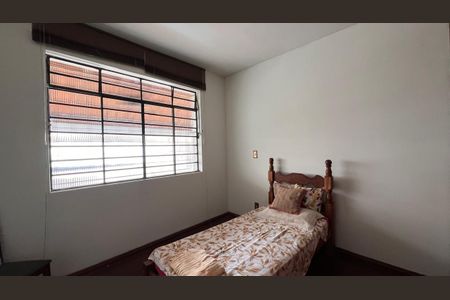 Casa à venda com 376m², 2 quartos e 2 vagasQuarto 2