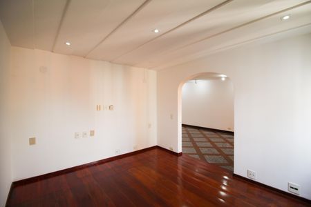 Apartamento à venda com 240m², 3 quartos e 4 vagas Apartamento à venda com 240m², 3 quartos e 4 vagasSala 2